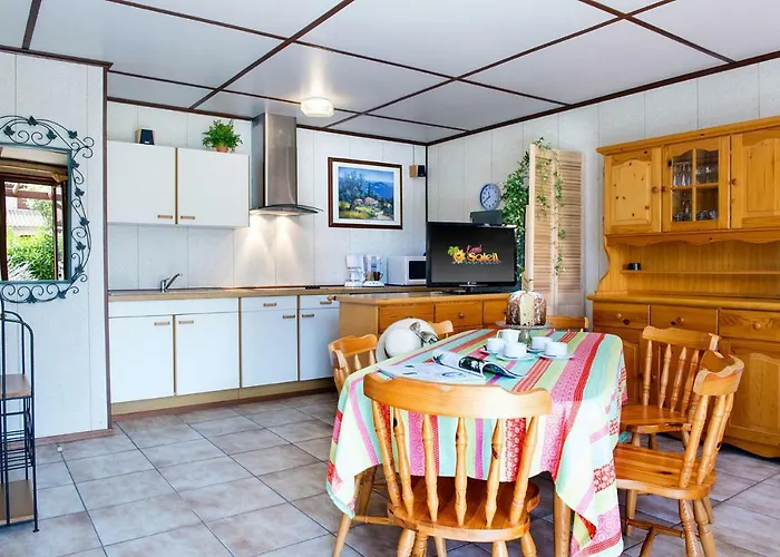 Holiday home Cozy Beach House In Les Tamaris
